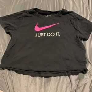 Nike Cropped tee